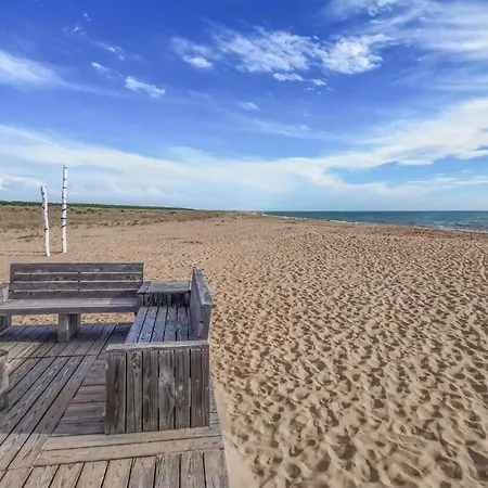 2 Bedroom Gorgeous In Michel En Lherm *